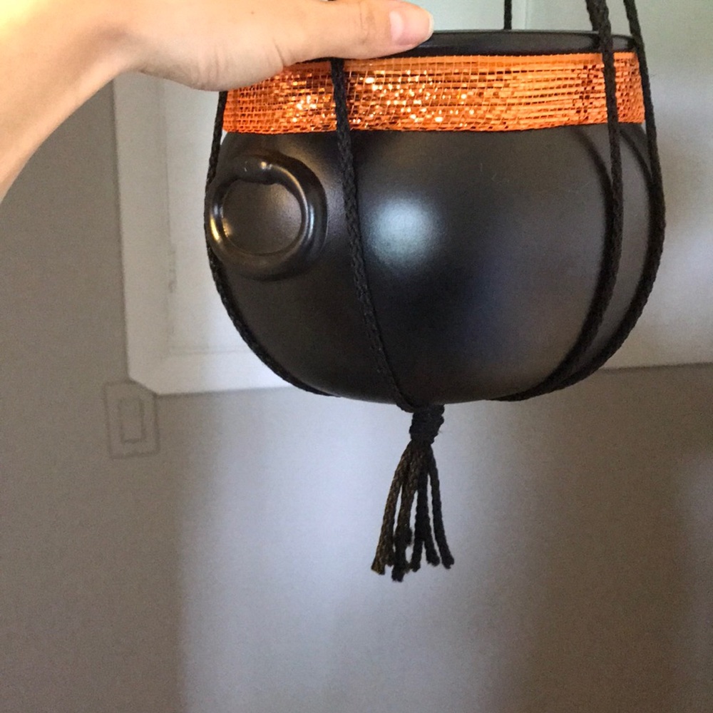 HALLOWEEN Plant Hanger w/ Cauldron - Picture 2 of 3